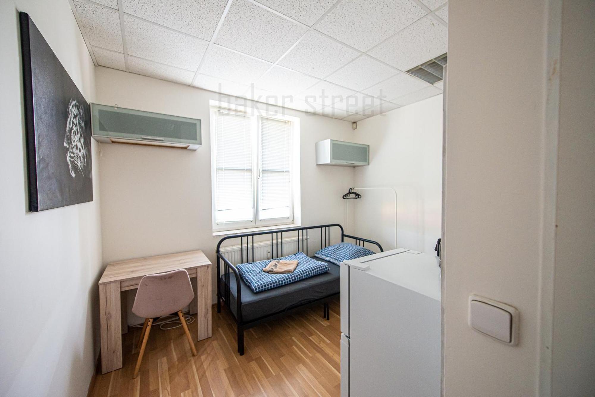 Snug Close To Metro Palmovka *