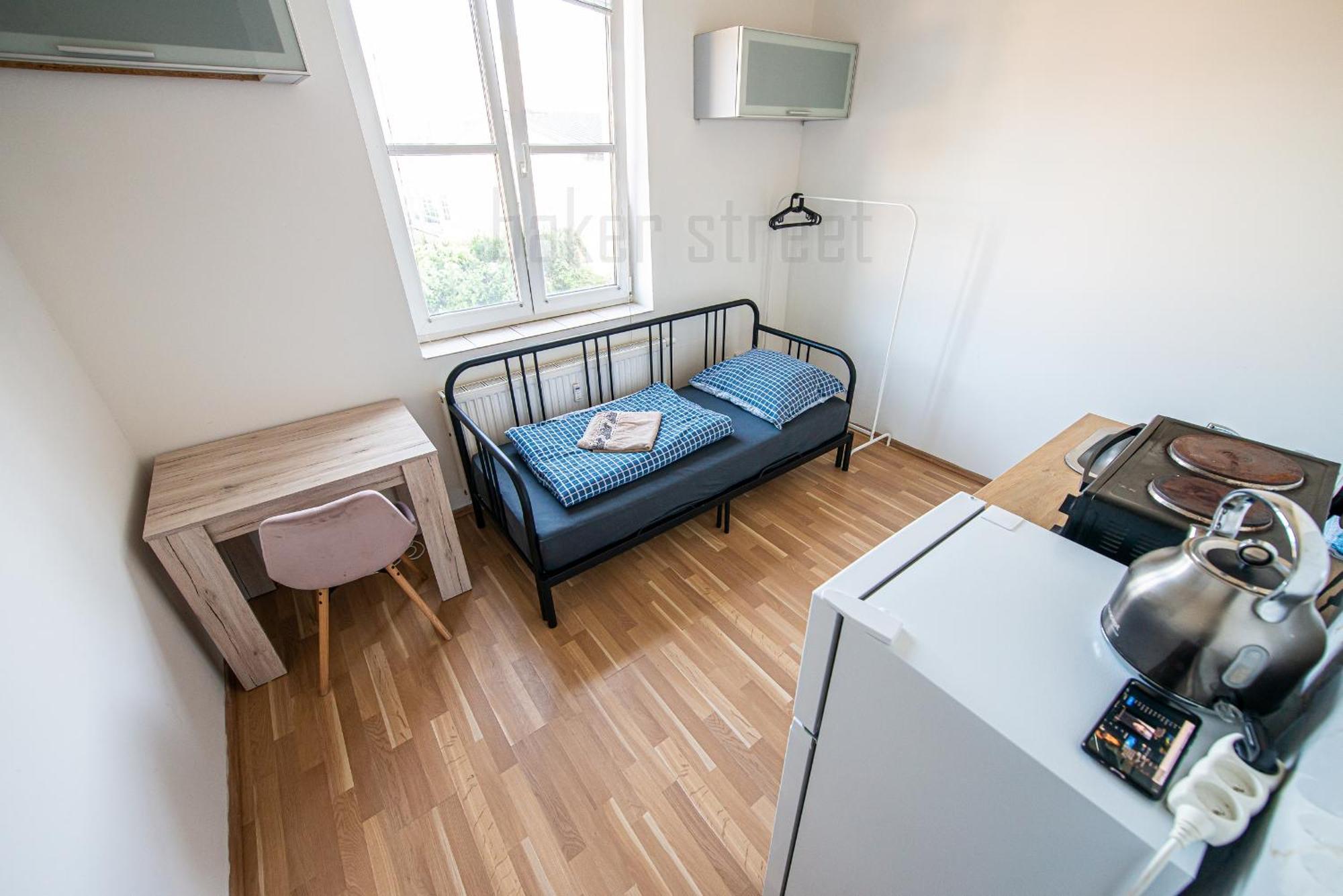 Snug Close To Metro Palmovka Praga