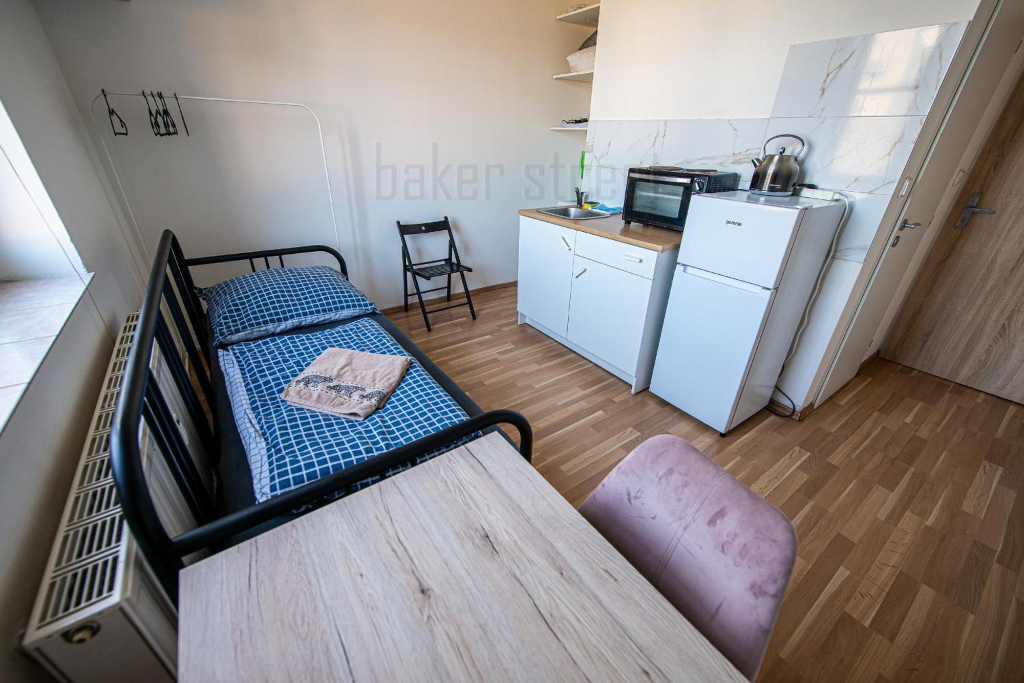 Snug Close To Metro Palmovka Appartamento *